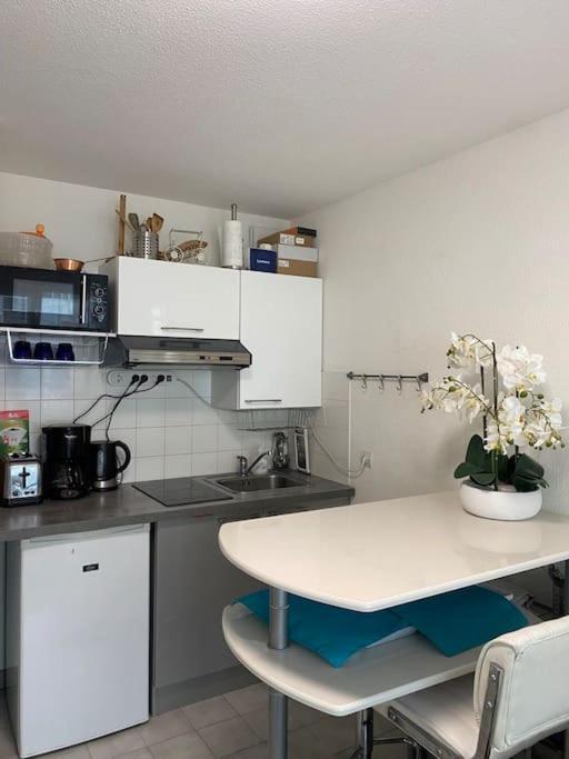 Appartement 23 M2 A Nice, 2E Ligne Du Front De Mer Luaran gambar